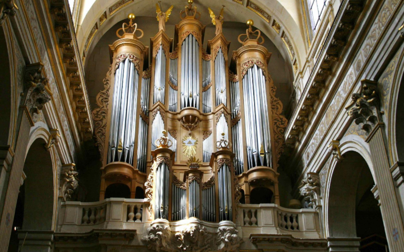 L'inauguration de Notre Dame et l'organisation de la circulation parisienne
